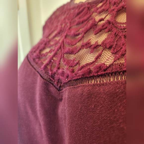 Torrid Burgundy Lace Fitted Blouse Short Sleeve - Picture 6 of 12